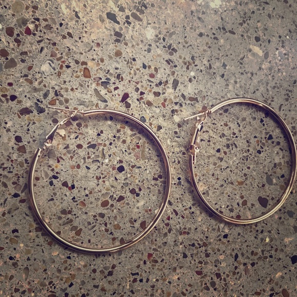 Gold plated hoop earrings - Picture 1 of 3